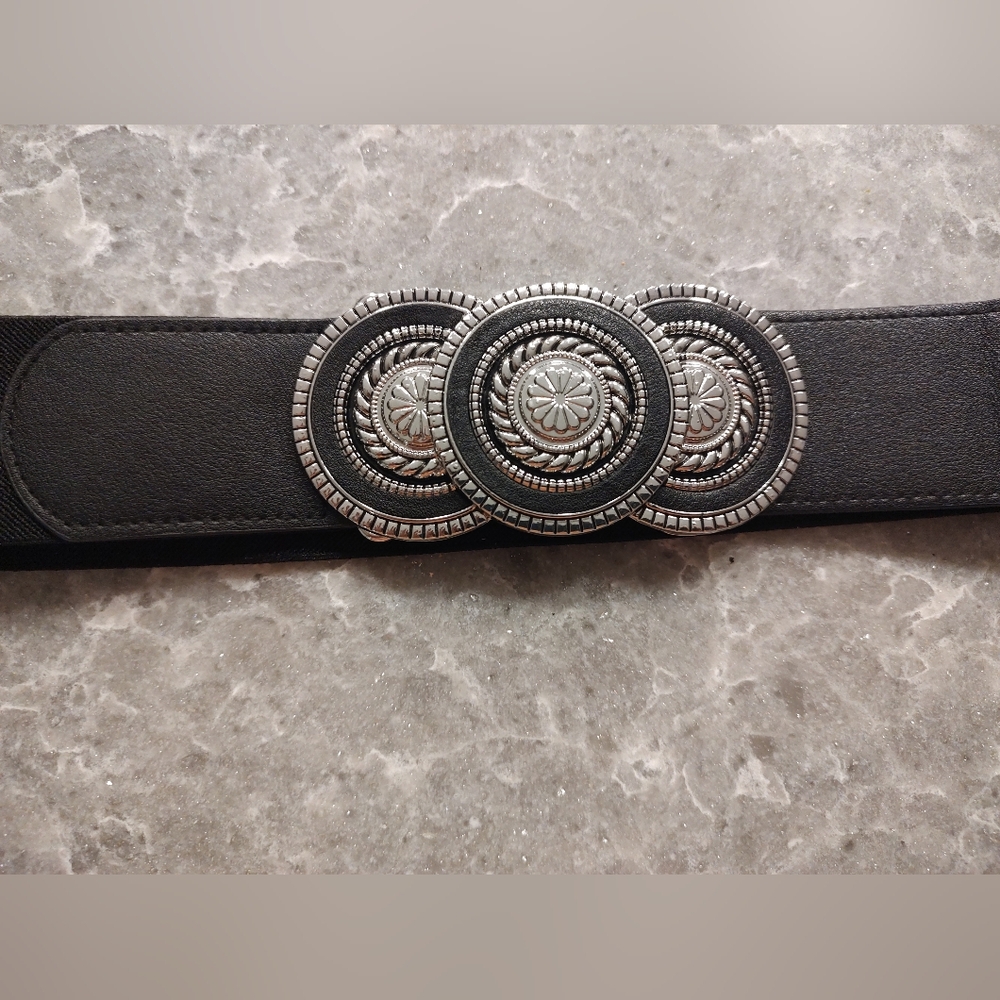 Vince Camuto Pretty Belt Small